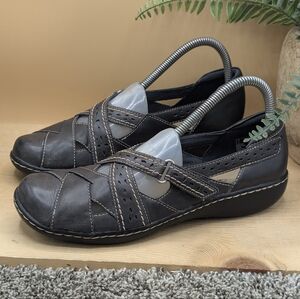Clarks Bendables Women's Size  8N Leather Strap Casual Dress Walking Shoes